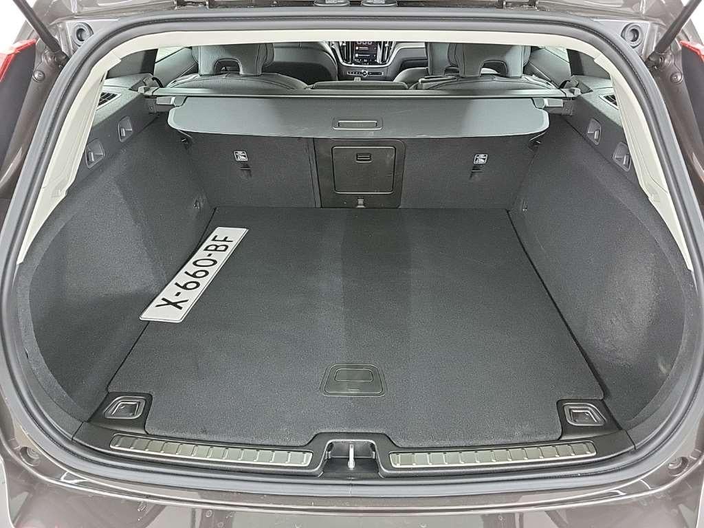 VOLVO V60 B3 Automaat Essential Edition 5D 120kW photo