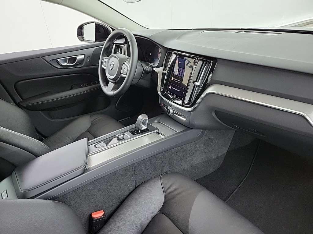 VOLVO V60 B3 Automaat Essential Edition 5D 120kW photo