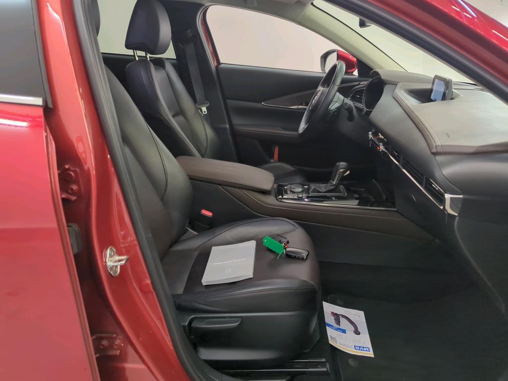 Mazda CX-30 '19 Mazda CX-30 E-SKYACTIV-X 186 Luxury (no Bose) Auto 5d photo