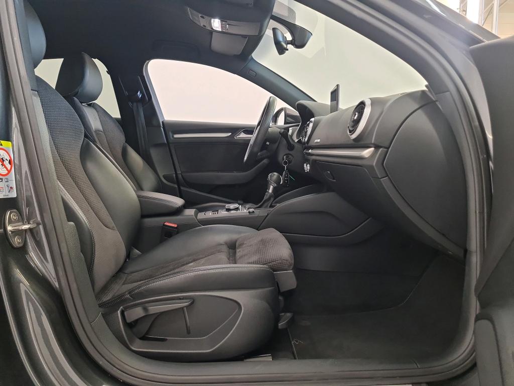 Audi A3 Limousine 12-19 Audi A3 Limousine 35 TFSI S tronic Advance Sport 4d photo