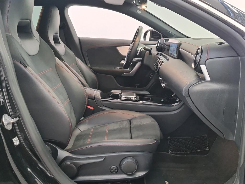 Mercedes CLA '19 Mercedes-Benz CLA CLA 180 DCT Business Solution AMG 4d photo