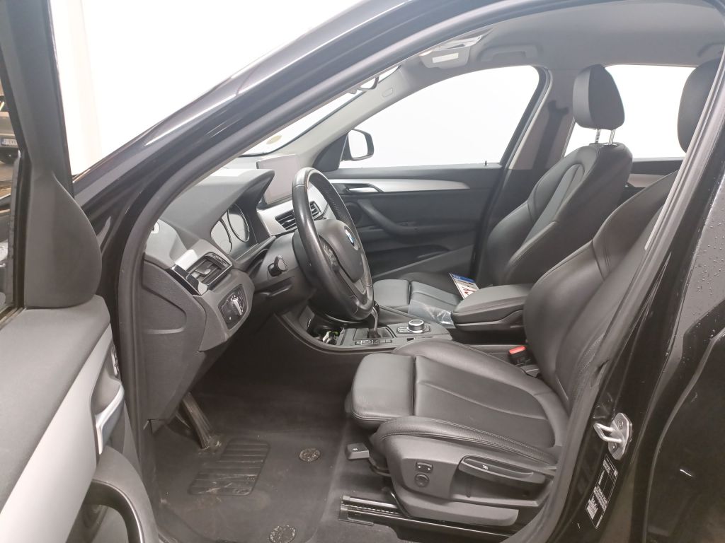 BMW X1 sDrive18dA (100 kW) 5d photo