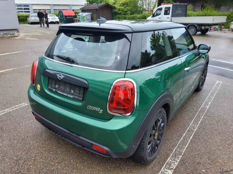 MINI Mini 3-trg. (F56)(2013->) DE - LimS3 SE, Cooper SE Classic Trim, (Facelift 2) 2021 - 2024 photo
