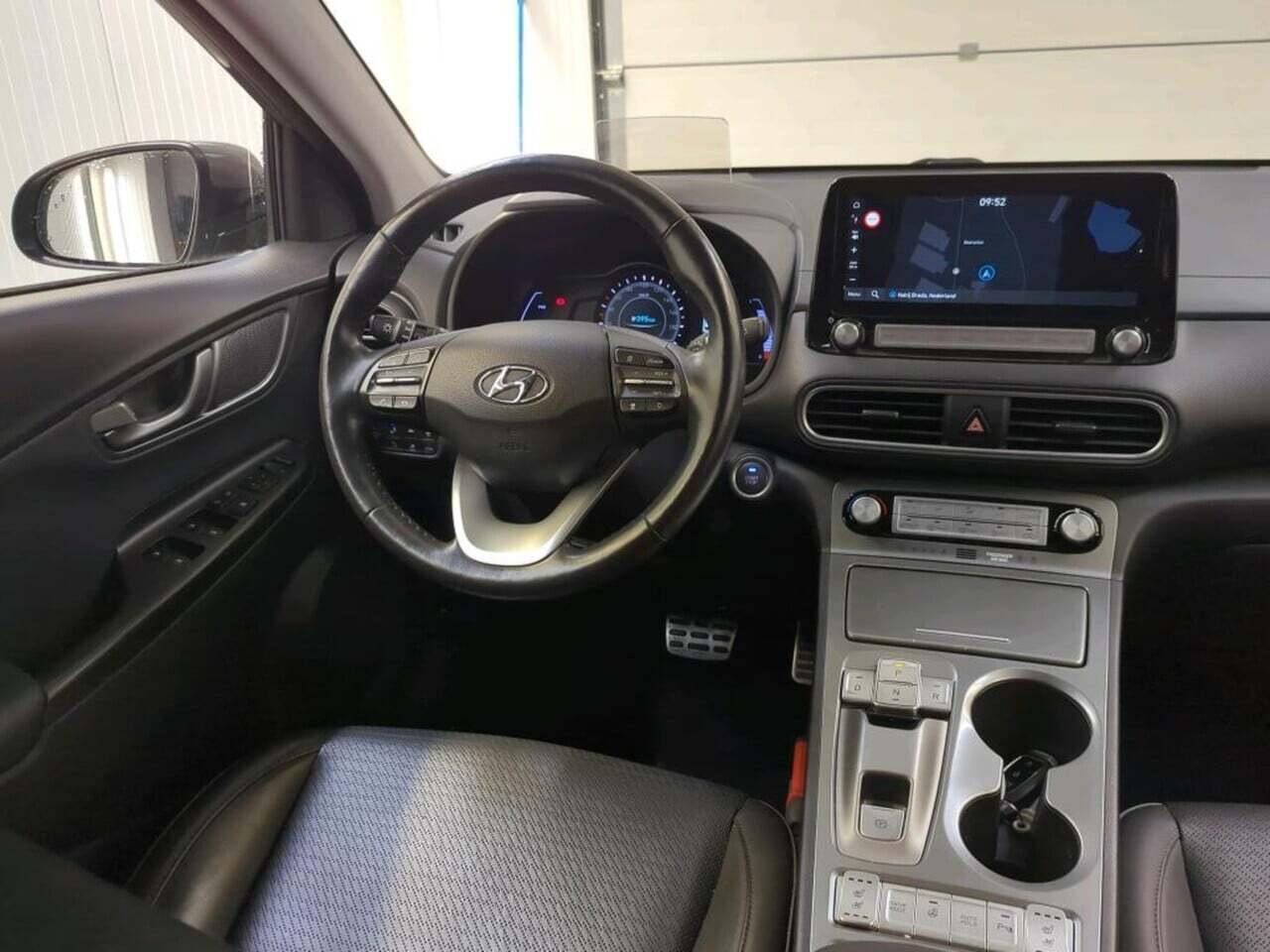 HYUNDAI Kona EV Premium 64 kWh photo
