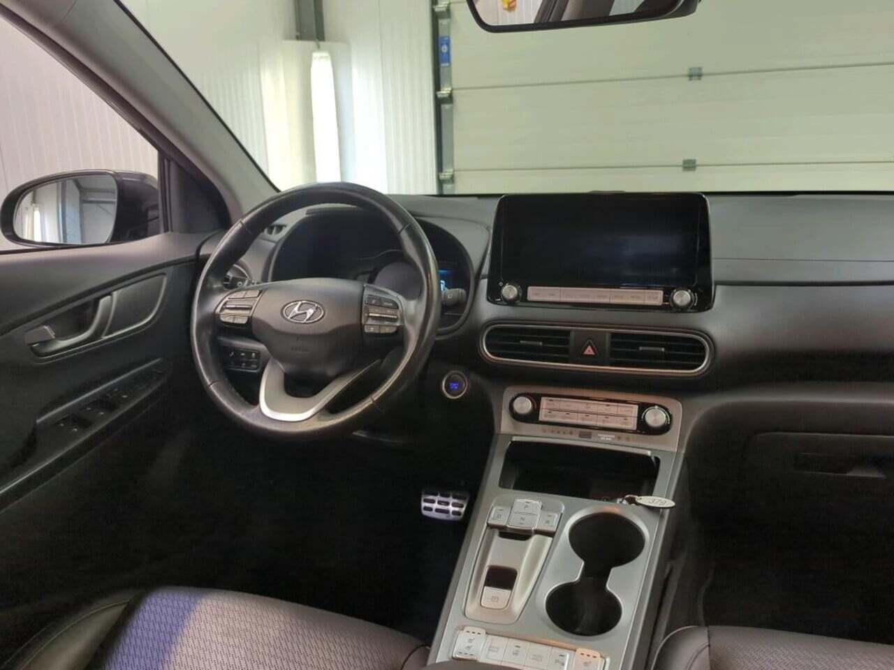 HYUNDAI Kona EV Premium 64 kWh photo