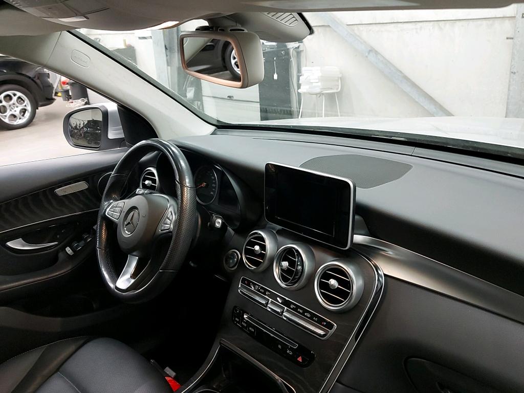 MERCEDES - MER GLC 250 211PK DCT 4MATIC Pack Professional & Pano Roof * PETROL * photo