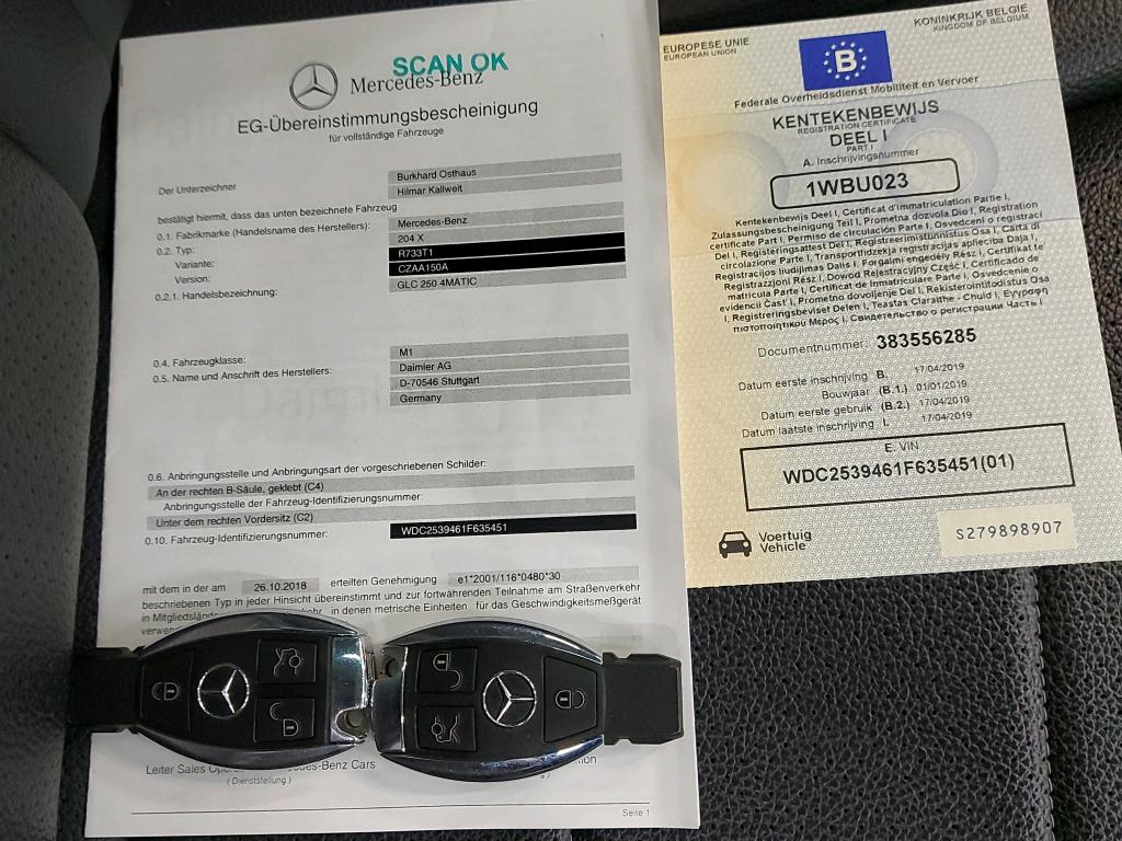MERCEDES - MER GLC 250 211PK DCT 4MATIC Pack Professional & Pano Roof * PETROL * photo