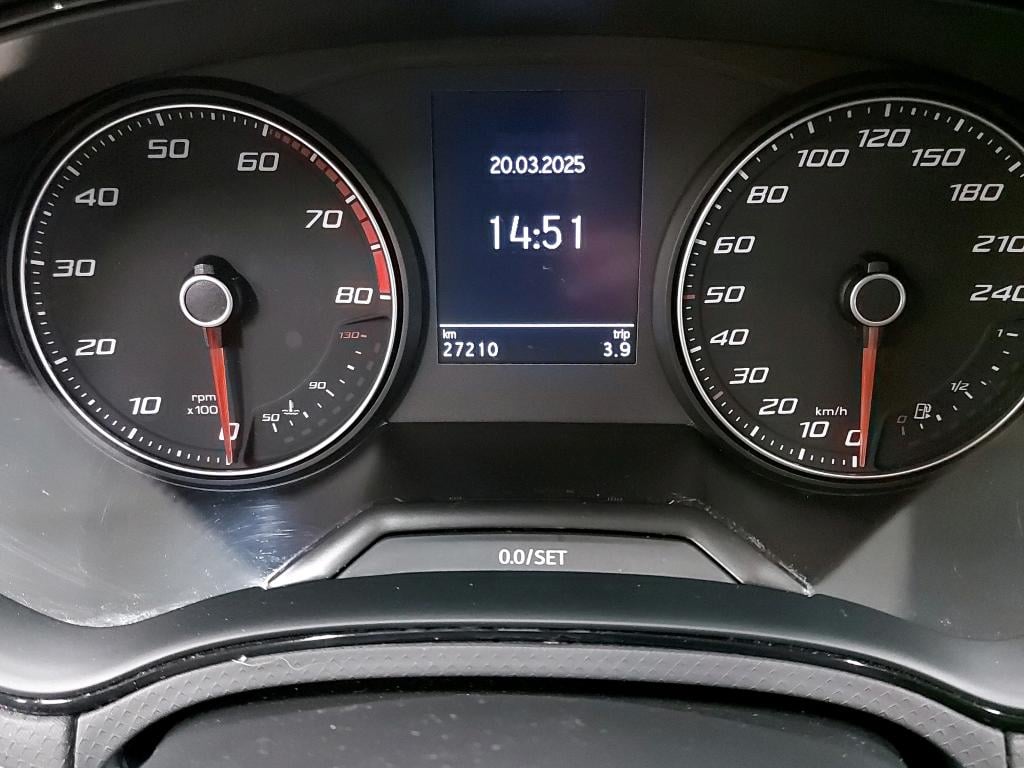 SEAT - SEA ARONA TSI 110PK Move Full Link With Climatic & Cruise Control & Rear Park Sensors * PETROL * photo