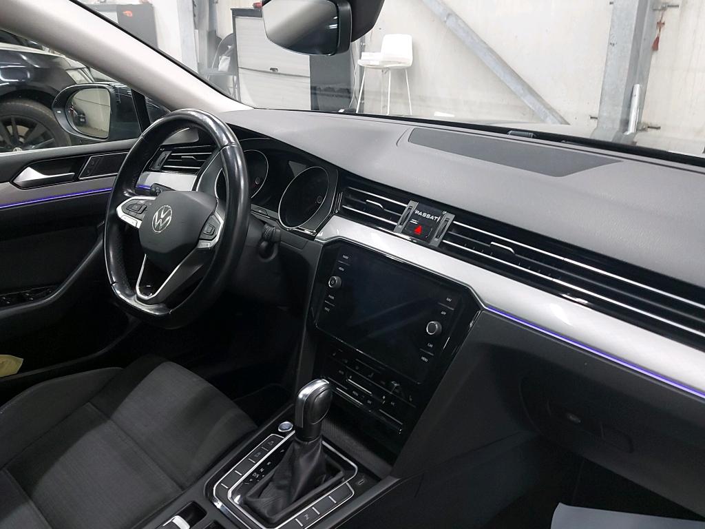 VOLKSWAGEN - VW PASSAT VARIANT TDI 122PK DSG Style Business Pack Adventure & Matrix LED & Winter photo