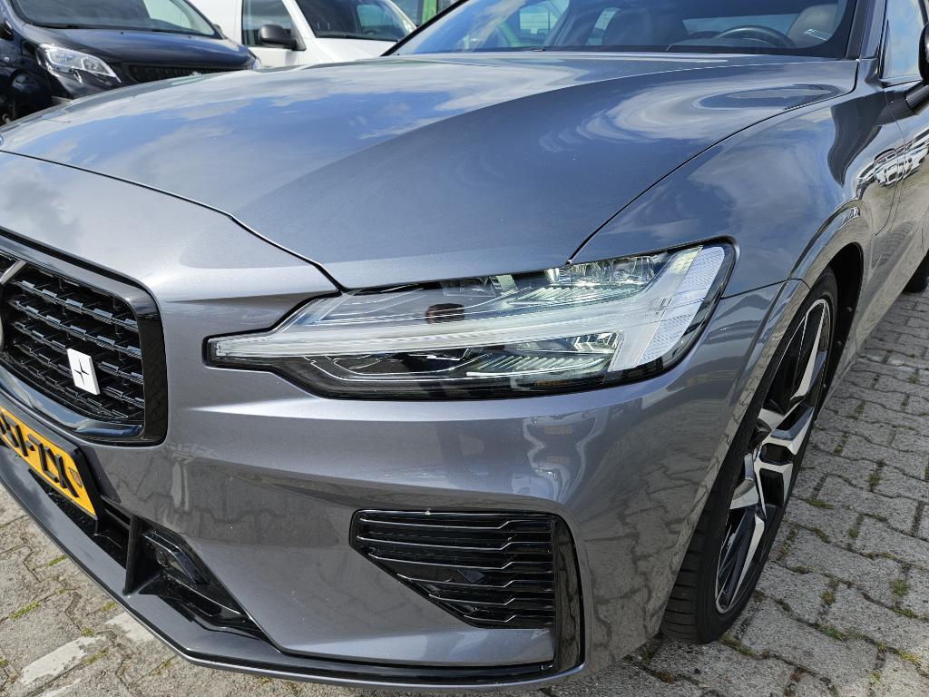 VOLVO S60 233 kW photo