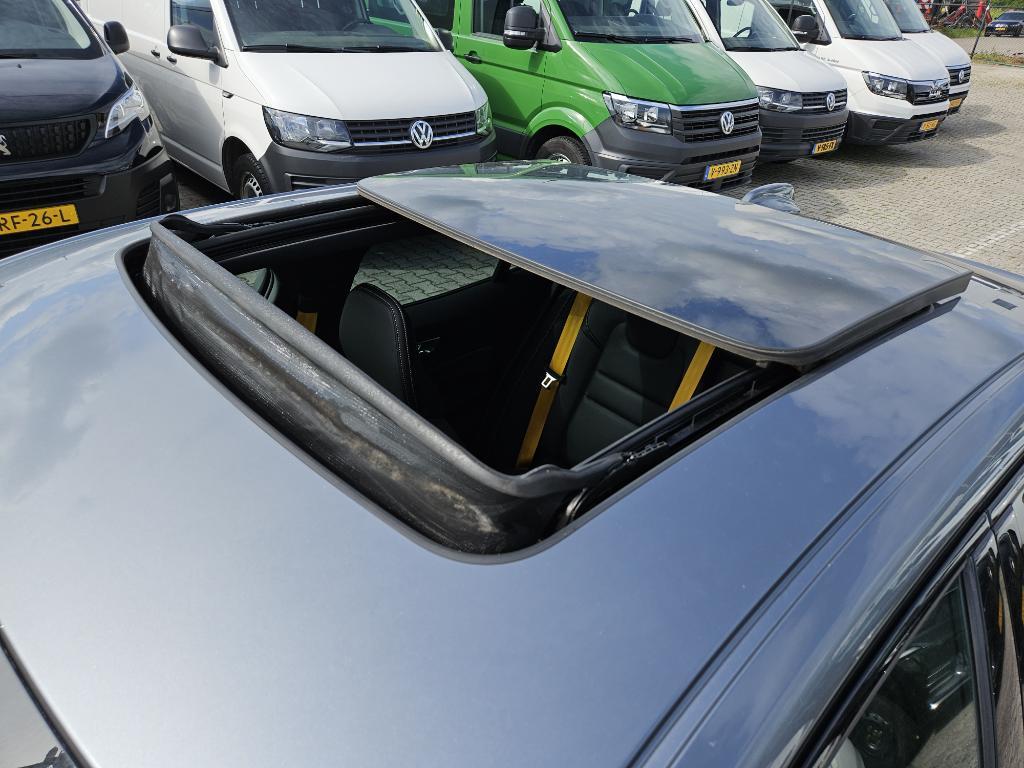 VOLVO S60 233 kW photo