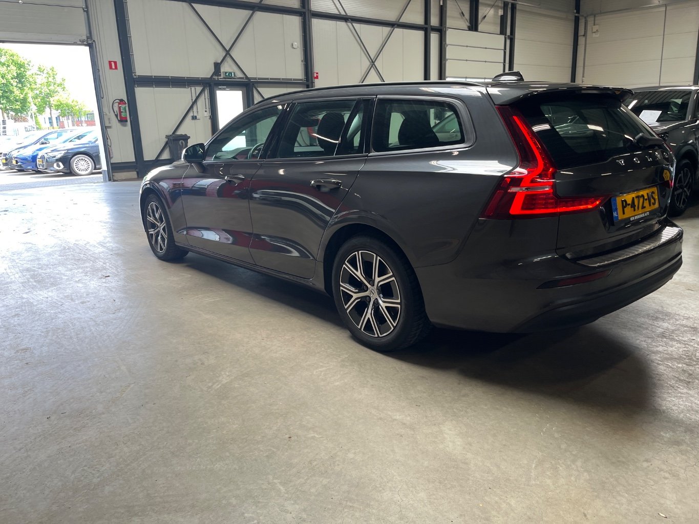 VOLVO V60 2.0 B3 Essential photo