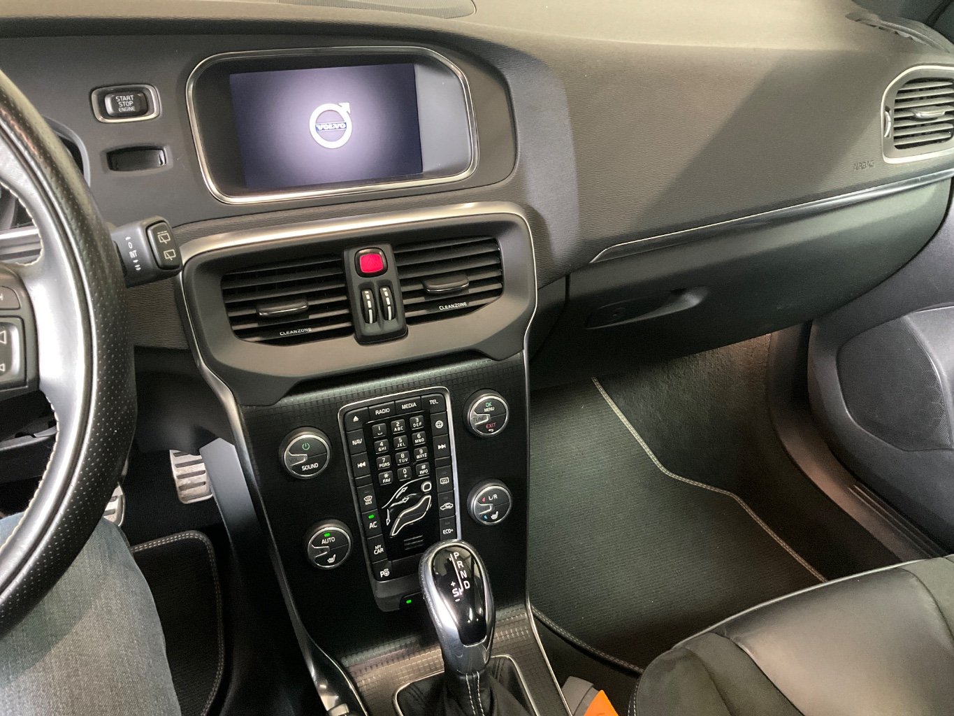 VOLVO V40 1.5 T3 Polar+ Sport photo