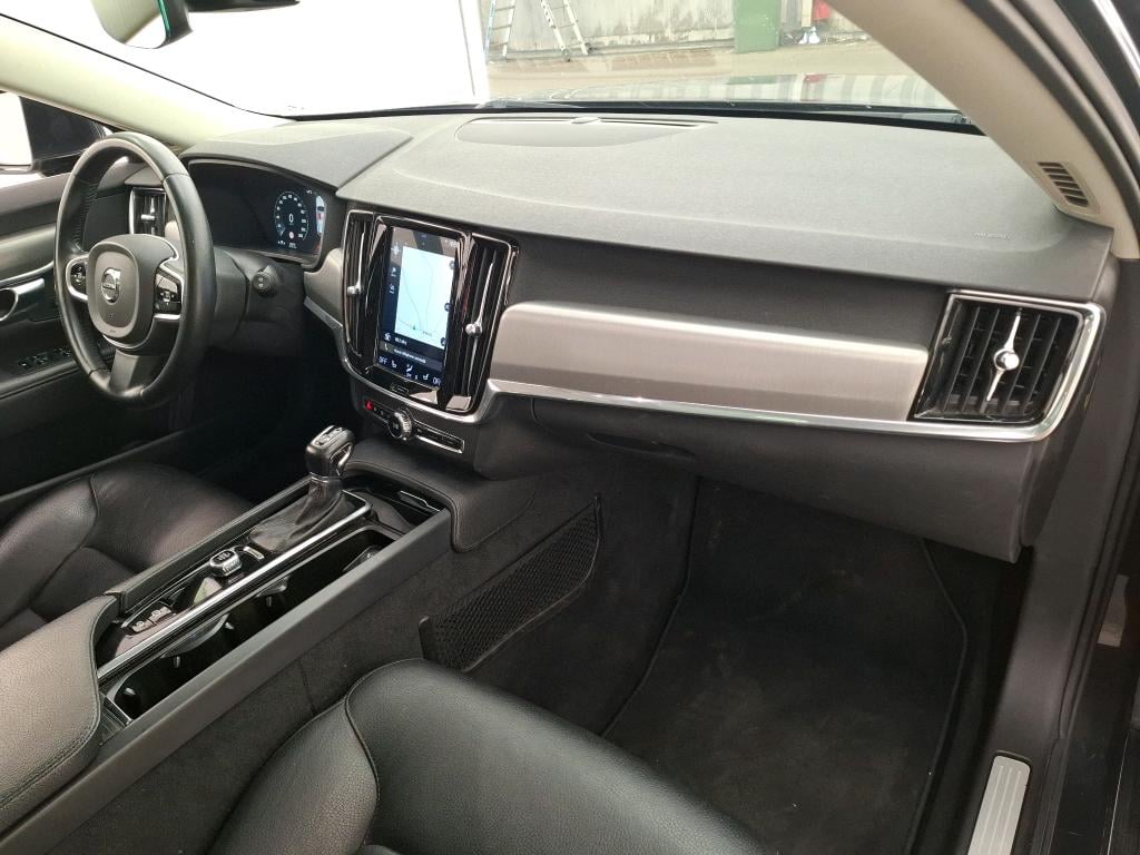 Volvo &D4 190 Geartronic 8 Momentum VOLVO V90 / 2016 / 5P / Break &D4 190 Geartronic 8 Momentum photo