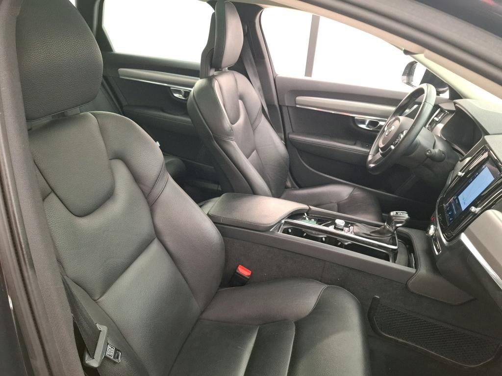 Volvo &D4 190 Geartronic 8 Momentum VOLVO V90 / 2016 / 5P / Break &D4 190 Geartronic 8 Momentum photo