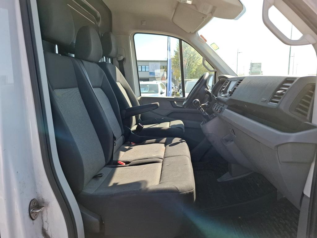 Volkswagen 2.0 TDI 140 35 L3H3 Business Line Crafter Fourgon Fourgon 35 mittlerer Radstand mit Hochdach FWD 2.0 140CV BVM6 photo
