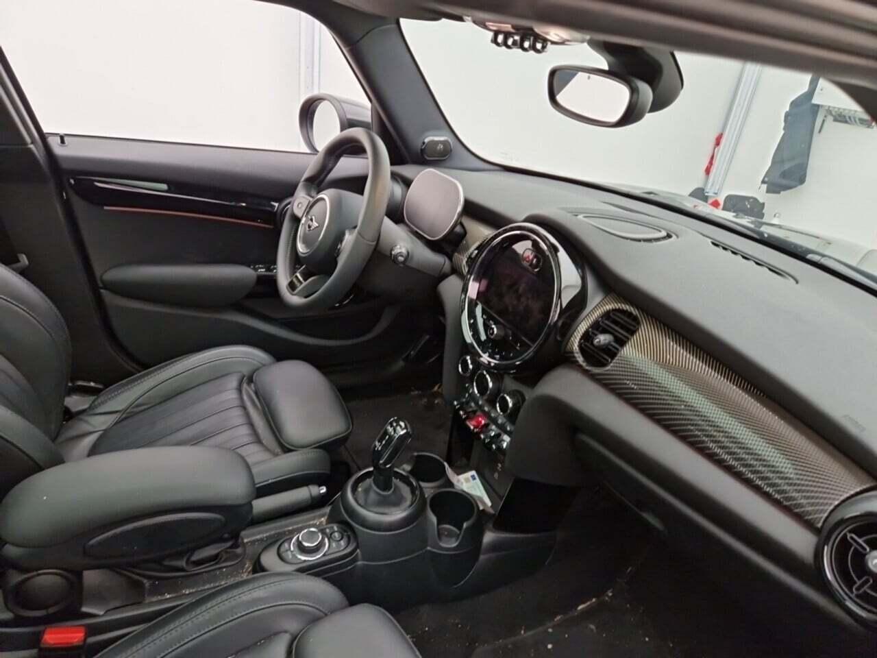 Mini Mini 1.5 Resolute Edition DCT photo