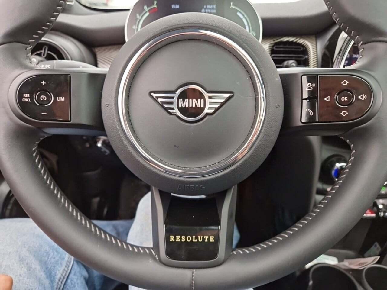 Mini Mini 1.5 Resolute Edition DCT photo
