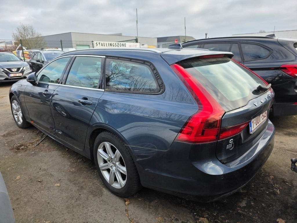 Volvo V90 D3 Geartronic Momentum 5d !! damaged car !! photo