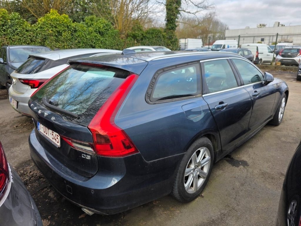 Volvo V90 D3 Geartronic Momentum 5d !! damaged car !! photo