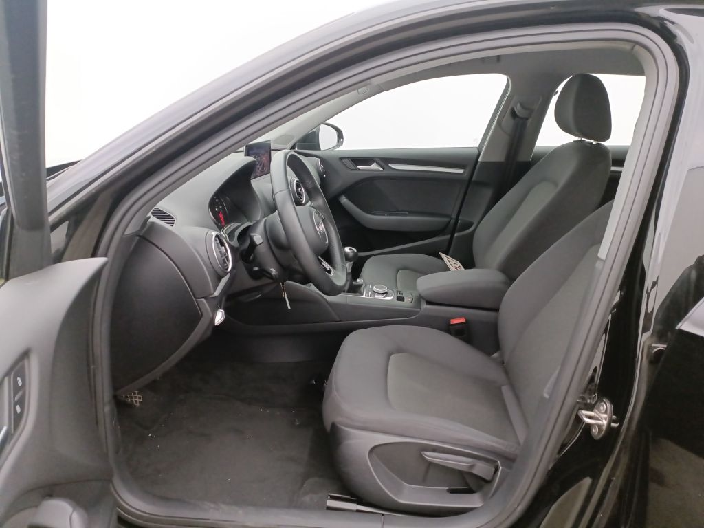 Audi A3 Sportback 1.6 30 TDi 85kW 5d photo