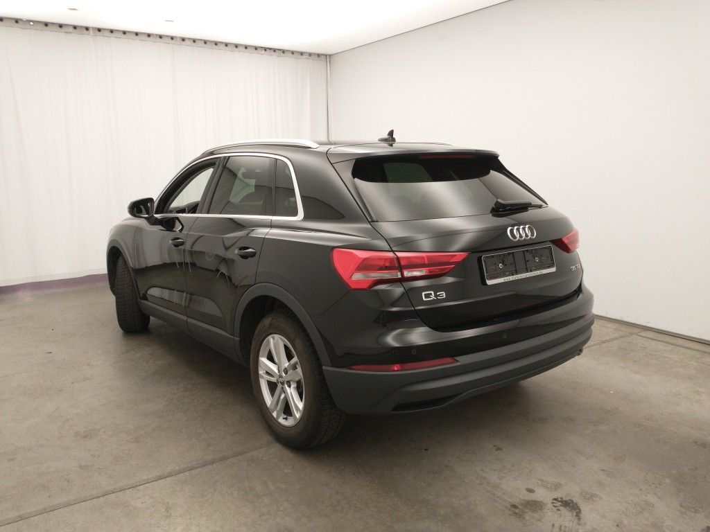 Audi Q3 35 TDI S Tronic Business Edition 5d photo