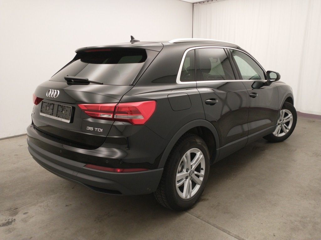 Audi Q3 35 TDI S Tronic Business Edition 5d photo
