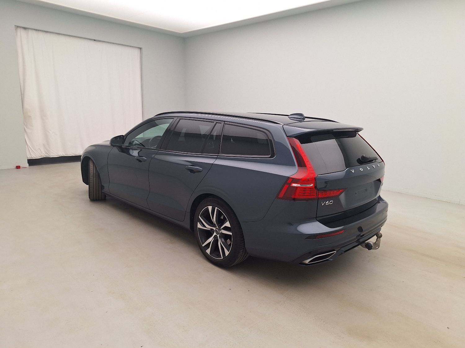 Volvo, V60 '18, Volvo V60 D3 Geartronic R-Design 5d photo