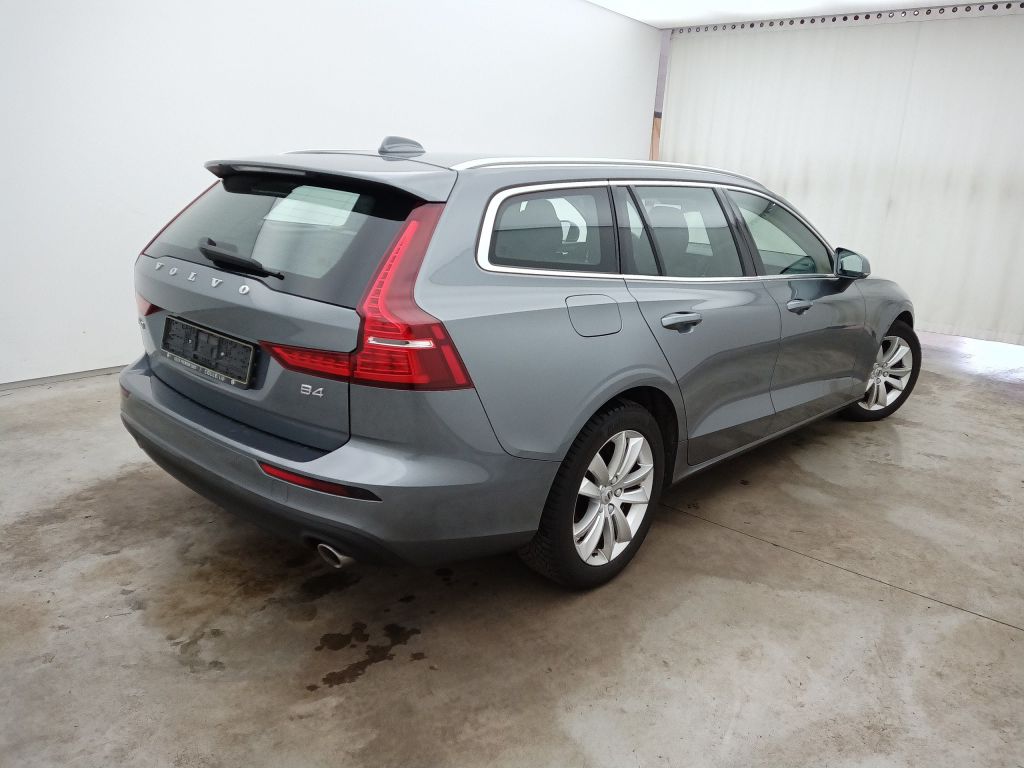 VOLVO V60 DIESEL - 2018 2.0 B4 197 Momentum Pro Geartronic 5d photo