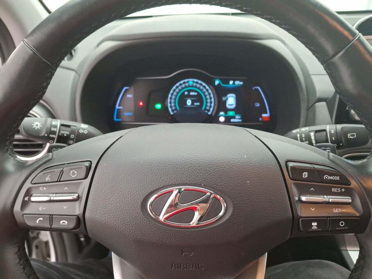 HYUNDAI Kona EV Fashion 64 kWh photo