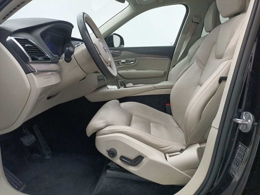 Volvo XC90 2.0 T8 4WD Plus Dark Aut. 5d 7pl photo