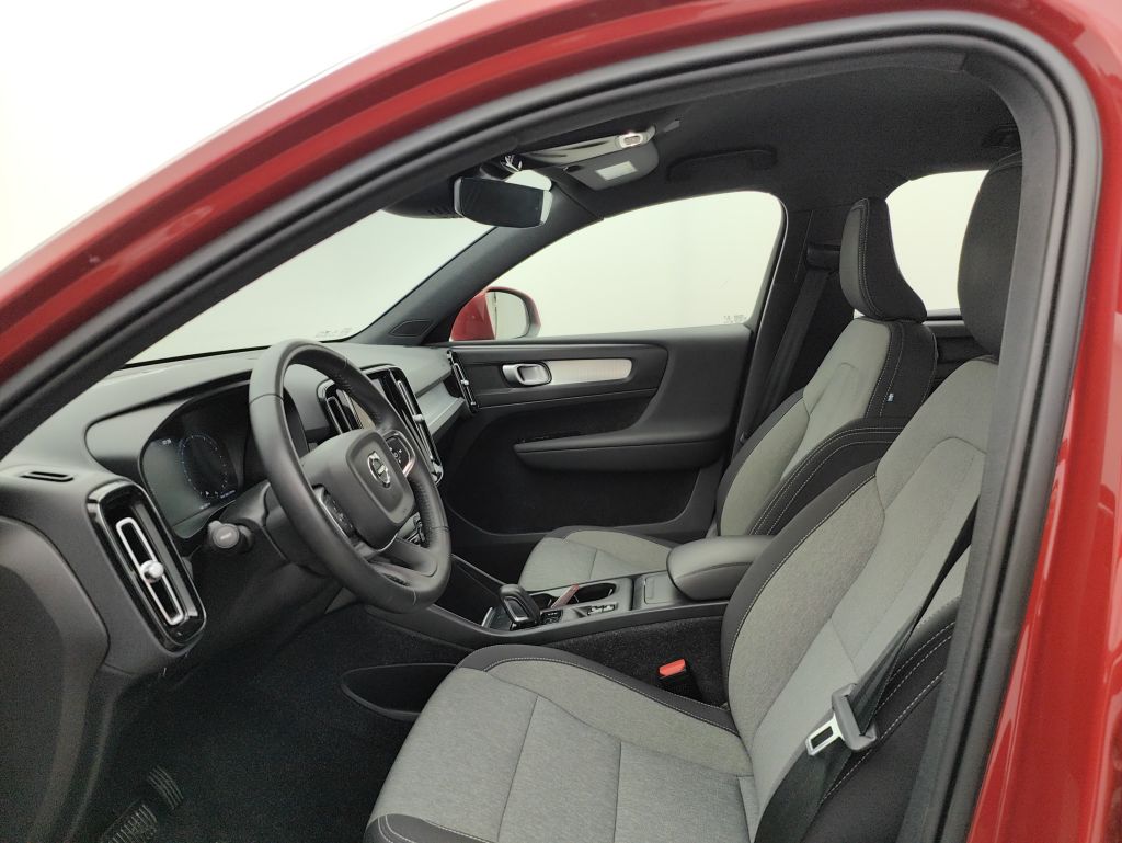 VOLVO XC40 1.5 T2 129 Momentum Pro Geartronic 5d photo