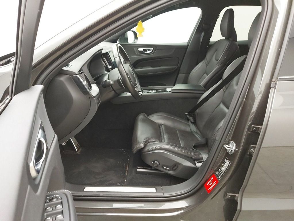 VOLVO XC60 DIESEL - 2017 2.0 B5 235 AWD R-Design Ge. AdBlue (EU6d-T.) 5d photo