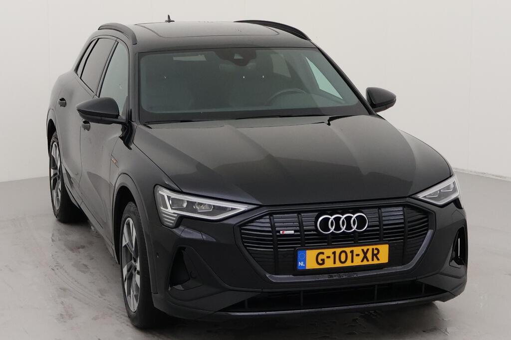 AUDI e-tron photo