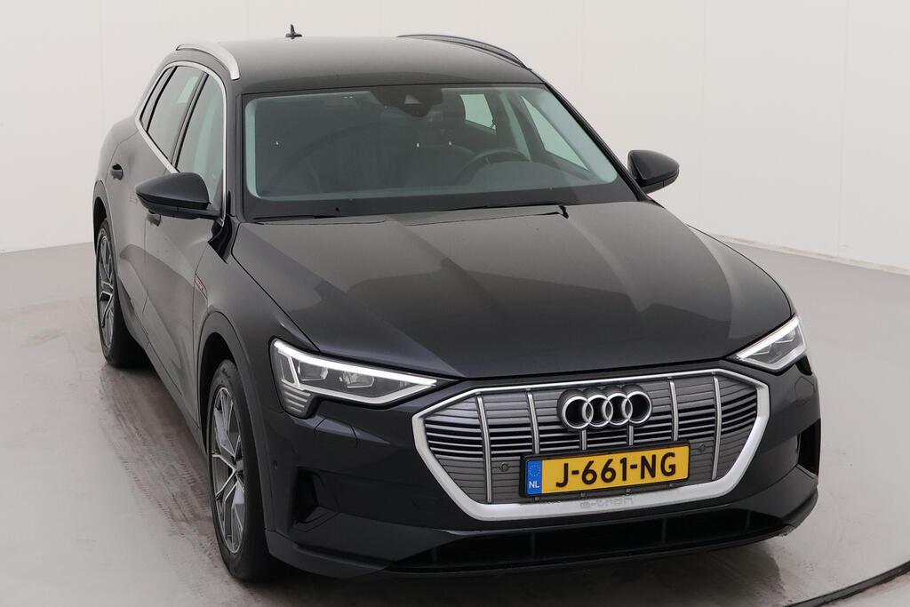 AUDI e-tron photo