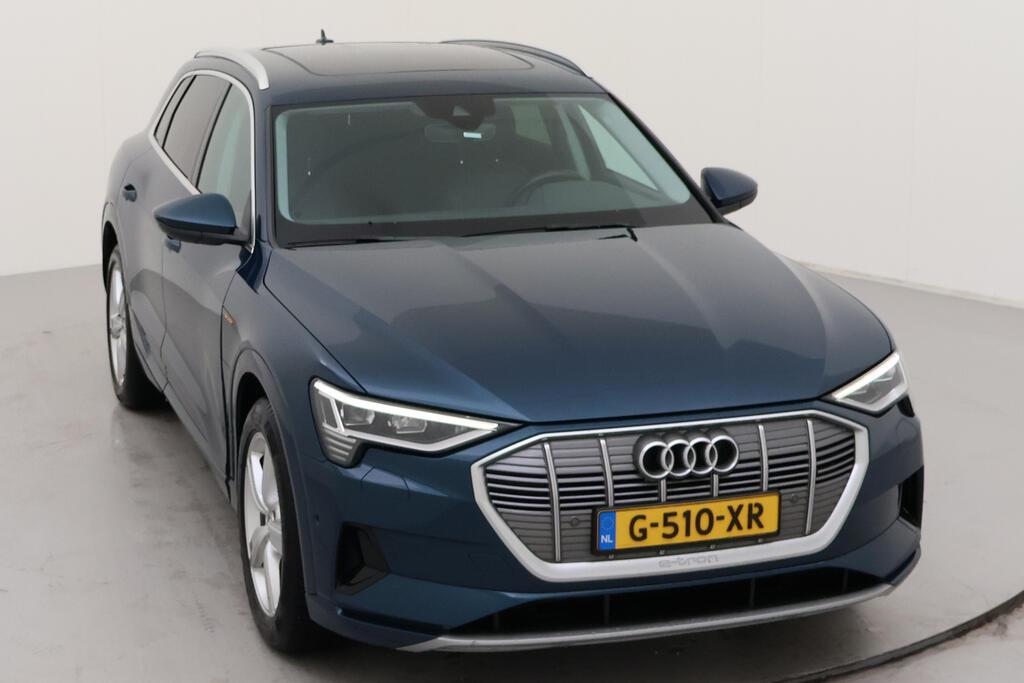 AUDI e-tron photo