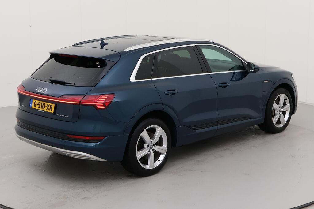 AUDI e-tron photo