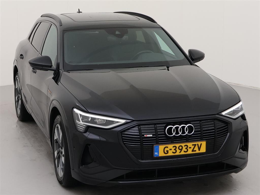 AUDI e-tron photo