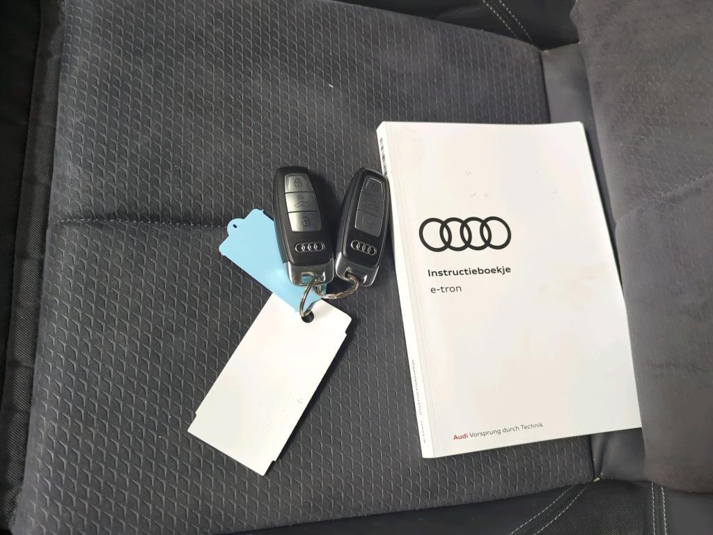 AUDI e-tron Sportback photo