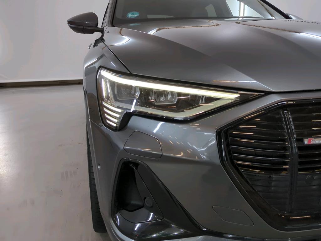 AUDI e-tron Sportback photo