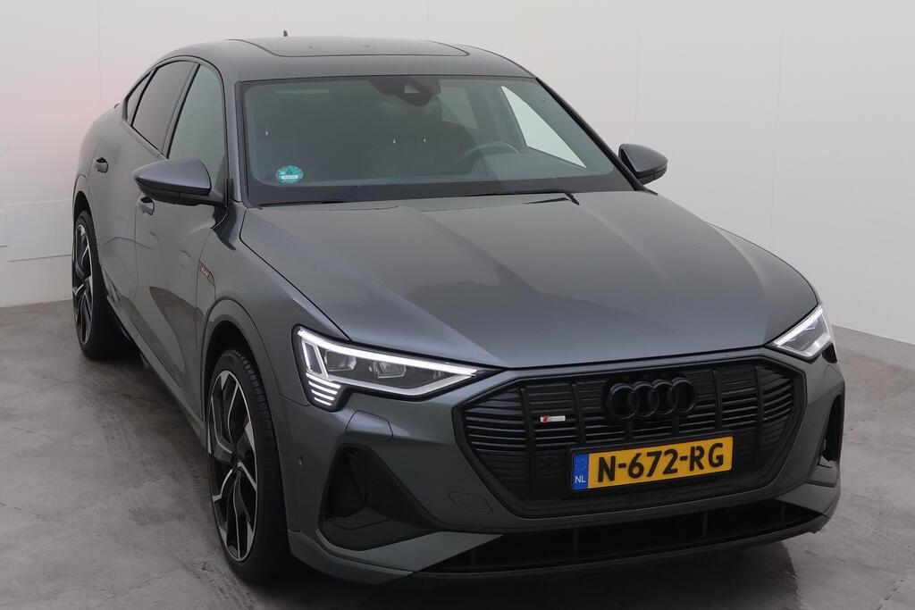 AUDI e-tron Sportback photo