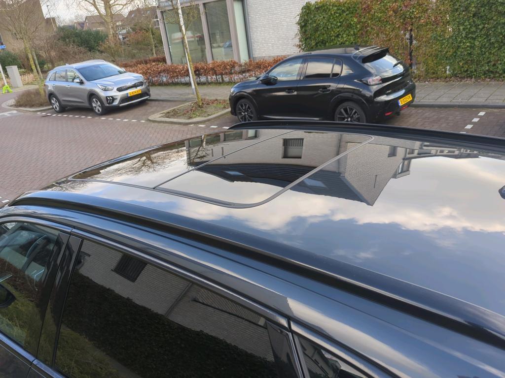 AUDI e-tron photo