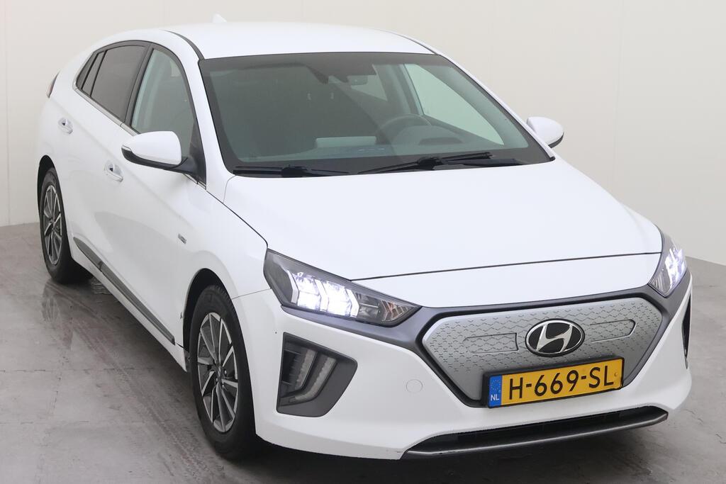HYUNDAI IONIQ 100 kW photo