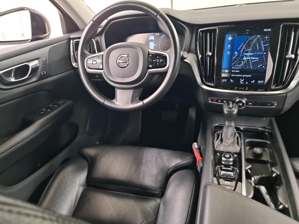 VOLVO V60 2.0 T4 Inscription photo