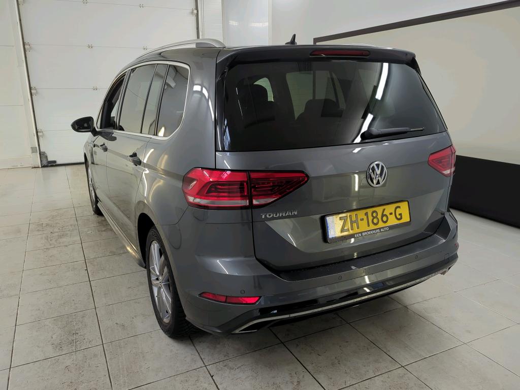 VOLKSWAGEN TOURAN 1.5 TSI Hi.lBns R 7p photo