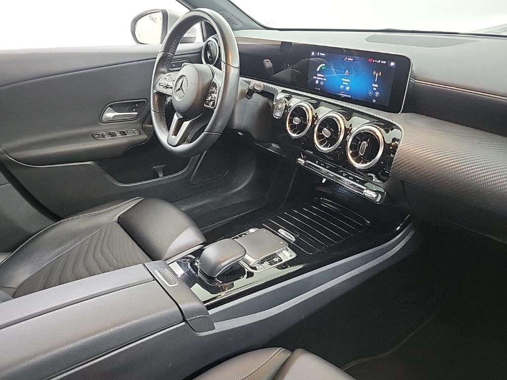 MERCEDES-BENZ A-klasse A 180 7G-DCT Business Solution Plus 5D 100kW photo