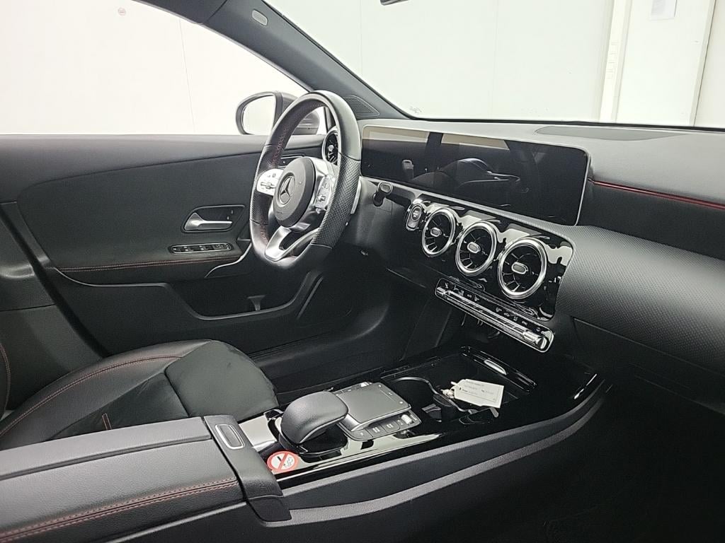 MERCEDES-BENZ A-klasse A 180 7G-DCT Business Solution AMG 5D 100kW photo