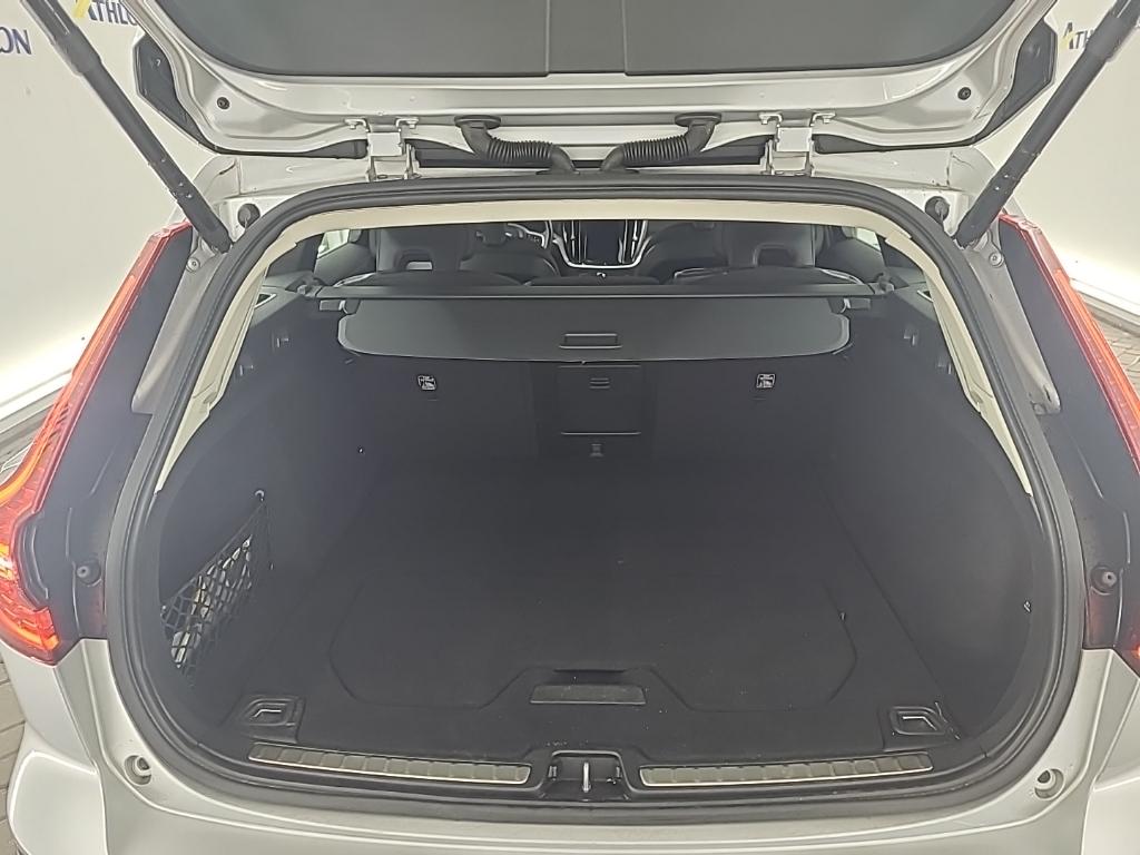 VOLVO V60 B3 Automaat Momentum Business 5D 120kW photo
