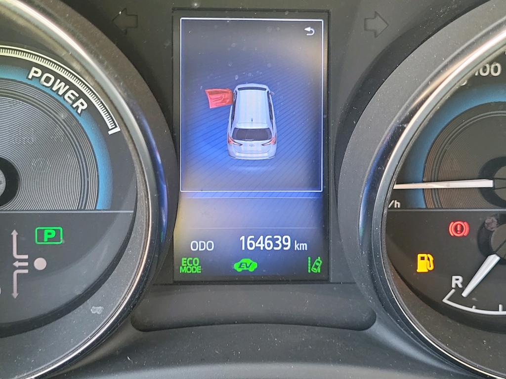 Toyota 1.8 140H Feel! Edition Touring Spo TOYOTA Auris / 2015 / 5P / familiar 1.8 140H Feel! Edition Touring Spo photo