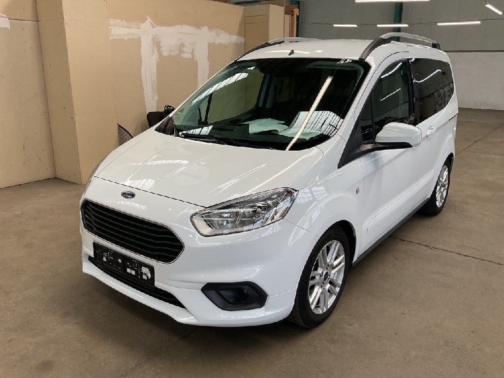Ford Tourneo Courier ´14 FORD Tourneo Courier 1.5 TDCi S&S Titanium 5d 74kW